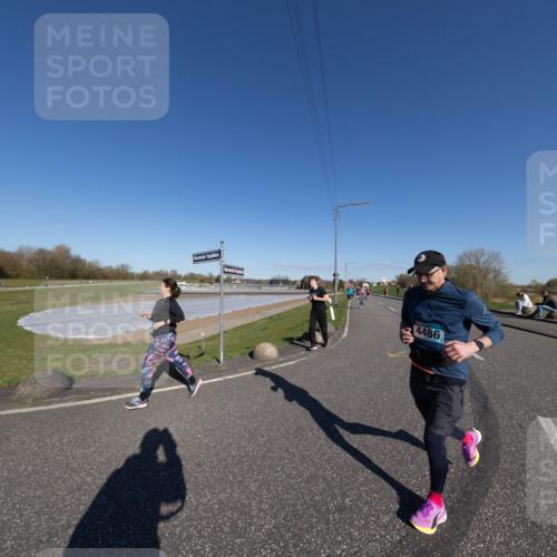 06.04.2025 - 44. Internationalen Wilhelmsburger Insellauf Michael Strokosch http://msf.ph/oto/7625212 06.04.2025 10:13:03 Laufen 4486 meine-sportfotos.de
