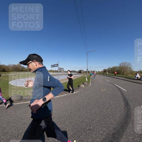 06.04.2025 - 44. Internationalen Wilhelmsburger Insellauf Michael Strokosch http://msf.ph/oto/7625215 06.04.2025 10:13:04 Laufen  meine-sportfotos.de