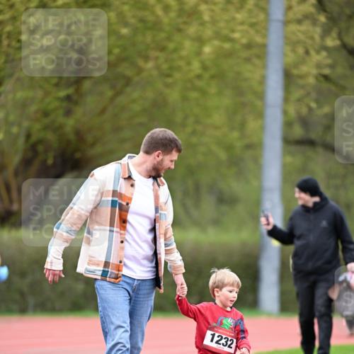 13.04.2025 - Hammer Lauf Dr. Thomas Lammeyer http://msf.ph/oto/7628143 13.04.2025 09:11:58 Laufen 15, 1232 meine-sportfotos.de
