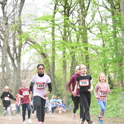 13.04.2025 - Hammer Lauf Dr. Thomas Lammeyer http://msf.ph/oto/7631162 13.04.2025 09:24:36 Laufen 1518, 878, 1454, 595, 1252 meine-sportfotos.de