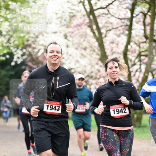13.04.2025 - Hammer Lauf Dr. Thomas Lammeyer http://msf.ph/oto/7645541 13.04.2025 10:15:16 Laufen 15, 1943, 15, 1942 meine-sportfotos.de