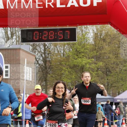 13.04.2025 - Hammer Lauf A. Gomolzig http://msf.ph/oto/7647942 13.04.2025 10:14:56 Ziel 254, 291, 331, 525, 526, 676, 694, 906, 962, 981, 1920, 1982, 1986, 1990 meine-sportfotos.de