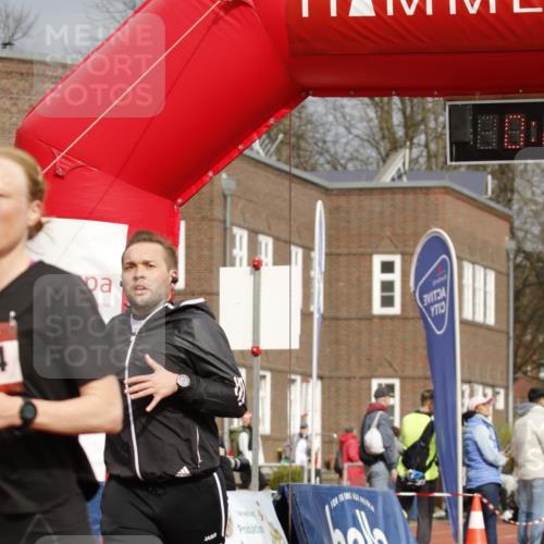 13.04.2025 - Hammer Lauf A. Gomolzig http://msf.ph/oto/7650084 13.04.2025 10:12:10 Ziel 207, 904, 1060, 1099, 1204, 1904 meine-sportfotos.de