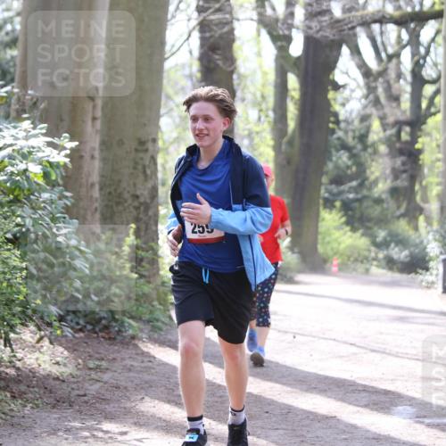 13.04.2025 - Hammer Lauf Jannik Wohlers http://msf.ph/oto/7652009 13.04.2025 10:46:08 Laufen 255 meine-sportfotos.de