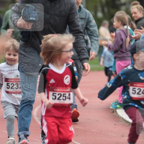 13.04.2025 - Hammer Lauf A. Gomolzig http://msf.ph/oto/7655215 13.04.2025 09:11:15 Ziel  meine-sportfotos.de