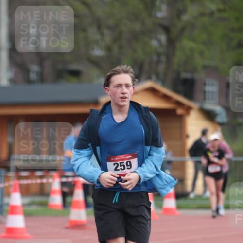 13.04.2025 - Hammer Lauf A. Gomolzig http://msf.ph/oto/7658975 13.04.2025 10:18:56 Ziel 259 meine-sportfotos.de
