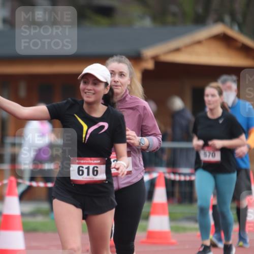 13.04.2025 - Hammer Lauf A. Gomolzig http://msf.ph/oto/7658989 13.04.2025 10:19:03 Ziel 230, 570, 616 meine-sportfotos.de