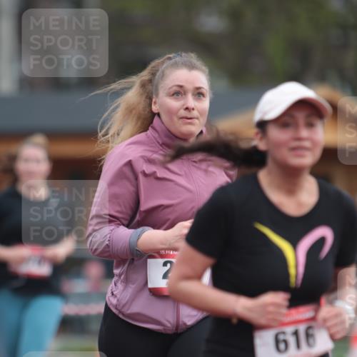 13.04.2025 - Hammer Lauf A. Gomolzig http://msf.ph/oto/7658998 13.04.2025 10:19:06 Ziel 230, 570, 616 meine-sportfotos.de