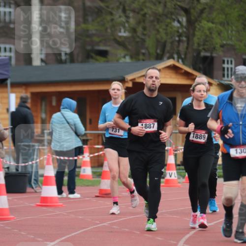 13.04.2025 - Hammer Lauf A. Gomolzig http://msf.ph/oto/7659162 13.04.2025 10:20:51 Ziel 130, 731, 733, 1803, 1887, 1889 meine-sportfotos.de