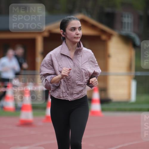 13.04.2025 - Hammer Lauf A. Gomolzig http://msf.ph/oto/7659223 13.04.2025 10:21:23 Ziel 697, 703, 1226 meine-sportfotos.de