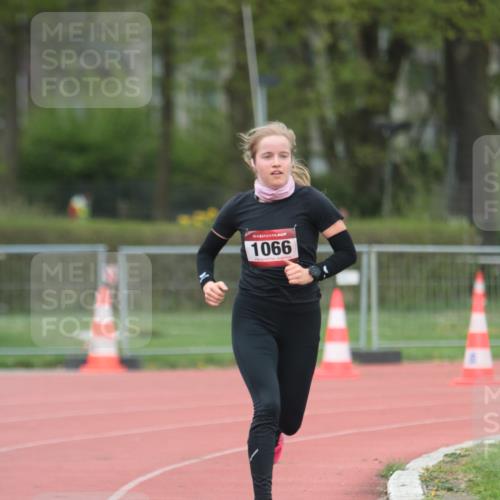 13.04.2025 - Hammer Lauf A. Gomolzig http://msf.ph/oto/7659828 13.04.2025 10:29:56 Ziel 305, 1066 meine-sportfotos.de