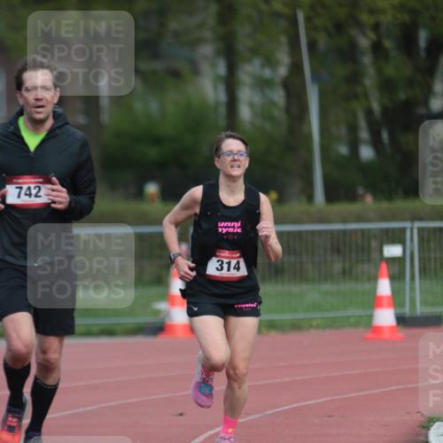 13.04.2025 - Hammer Lauf A. Gomolzig http://msf.ph/oto/7660358 13.04.2025 10:36:42 Ziel 314, 742 meine-sportfotos.de