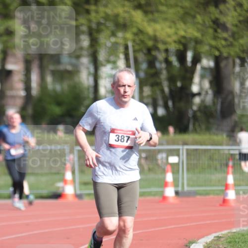 13.04.2025 - Hammer Lauf A. Gomolzig http://msf.ph/oto/7660656 13.04.2025 10:39:20 Ziel 387, 646, 904 meine-sportfotos.de
