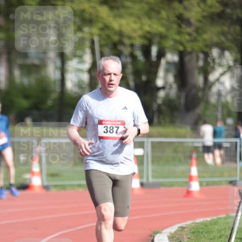 13.04.2025 - Hammer Lauf A. Gomolzig http://msf.ph/oto/7660658 13.04.2025 10:39:21 Ziel 387, 646, 904 meine-sportfotos.de