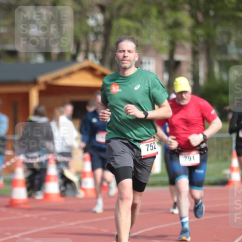 13.04.2025 - Hammer Lauf A. Gomolzig http://msf.ph/oto/7661125 13.04.2025 10:44:41 Ziel 181, 291, 311, 694, 695, 752, 1927, 1928, 1986 meine-sportfotos.de