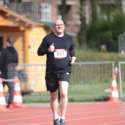 13.04.2025 - Hammer Lauf A. Gomolzig http://msf.ph/oto/7661258 13.04.2025 10:46:26 Ziel 156, 853, 1111, 1271, 1788, 1827 meine-sportfotos.de