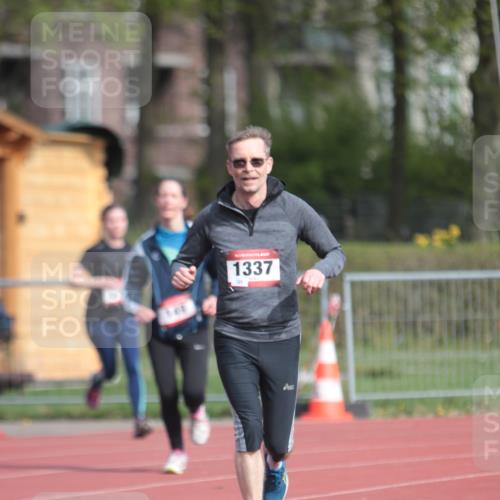 13.04.2025 - Hammer Lauf A. Gomolzig http://msf.ph/oto/7661325 13.04.2025 10:47:01 Ziel 149, 539, 1337, 1992, 1993 meine-sportfotos.de