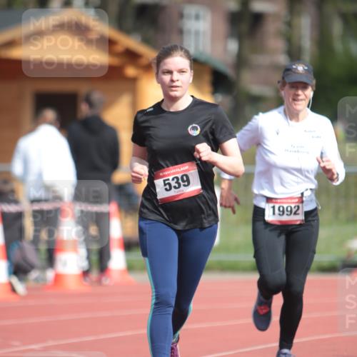13.04.2025 - Hammer Lauf A. Gomolzig http://msf.ph/oto/7661345 13.04.2025 10:47:07 Ziel 149, 539, 1992, 1993 meine-sportfotos.de