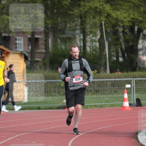 13.04.2025 - Hammer Lauf A. Gomolzig http://msf.ph/oto/7661474 13.04.2025 10:49:06 Ziel 856, 1732 meine-sportfotos.de
