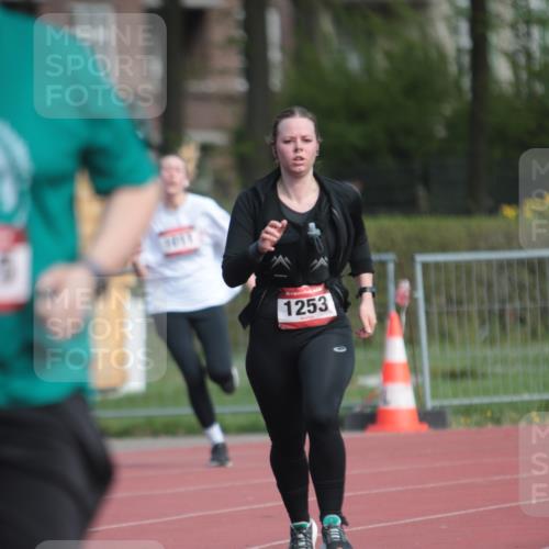 13.04.2025 - Hammer Lauf A. Gomolzig http://msf.ph/oto/7662057 13.04.2025 10:55:48 Ziel 1011 meine-sportfotos.de