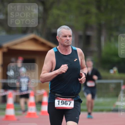 13.04.2025 - Hammer Lauf A. Gomolzig http://msf.ph/oto/7663341 13.04.2025 11:31:41 Ziel 1930 meine-sportfotos.de
