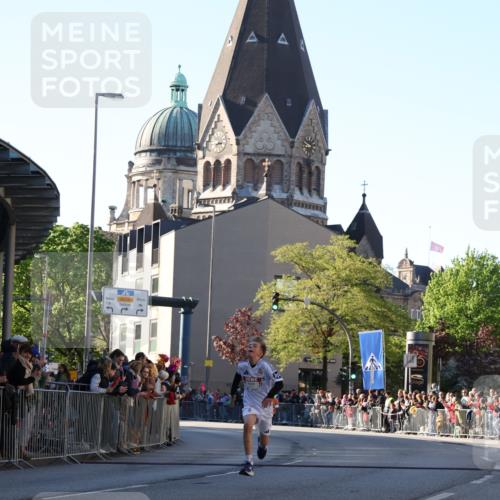 25.04.2025 - Das Zehntel Yannick Fuchs http://msf.ph/oto/7668182 26.04.2025 08:48:12 Ziel 1926, 2379, 2715, 3823 meine-sportfotos.de