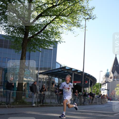 25.04.2025 - Das Zehntel Yannick Fuchs http://msf.ph/oto/7668190 26.04.2025 08:48:14 Ziel 1926, 2379, 2715, 3823 meine-sportfotos.de