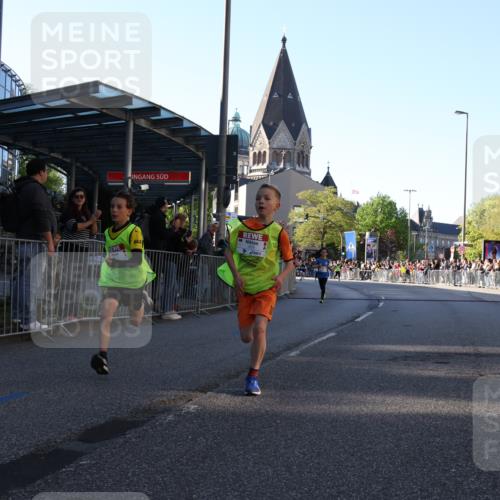 25.04.2025 - Das Zehntel Yannick Fuchs http://msf.ph/oto/7668315 26.04.2025 08:49:05 Ziel 1452, 2018, 2021, 2377, 2513, 2696, 3488, 3606, 3613 meine-sportfotos.de