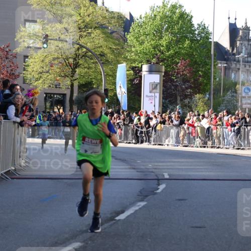 25.04.2025 - Das Zehntel Yannick Fuchs http://msf.ph/oto/7668406 26.04.2025 08:49:20 Ziel 1116, 1537, 1945, 2021, 2377, 2383, 2696, 2995 meine-sportfotos.de