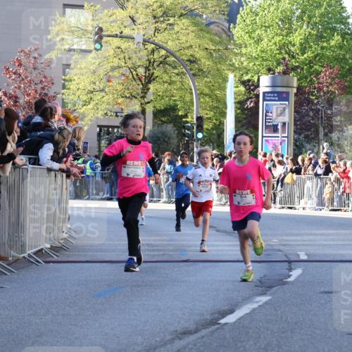 25.04.2025 - Das Zehntel Yannick Fuchs http://msf.ph/oto/7668470 26.04.2025 08:49:32 Ziel 1107, 1131, 2014, 2383, 2995, 3539, 3540 meine-sportfotos.de
