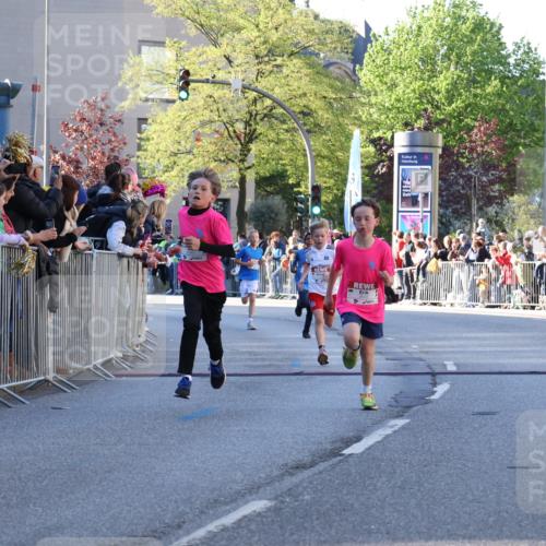25.04.2025 - Das Zehntel Yannick Fuchs http://msf.ph/oto/7668474 26.04.2025 08:49:32 Ziel 1107, 1131, 2014, 2383, 2995, 3539, 3540 meine-sportfotos.de