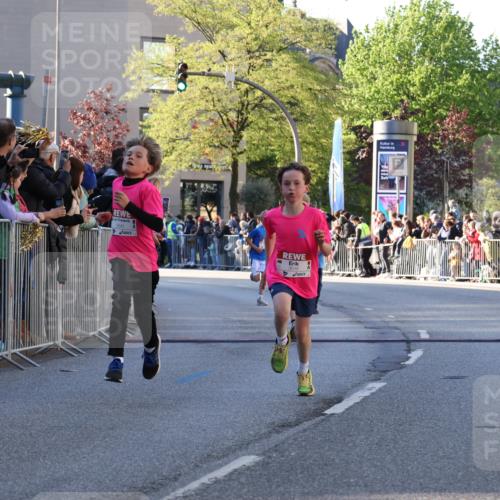 25.04.2025 - Das Zehntel Yannick Fuchs http://msf.ph/oto/7668476 26.04.2025 08:49:33 Ziel 1107, 1131, 2014, 2383, 2995, 3539, 3540 meine-sportfotos.de