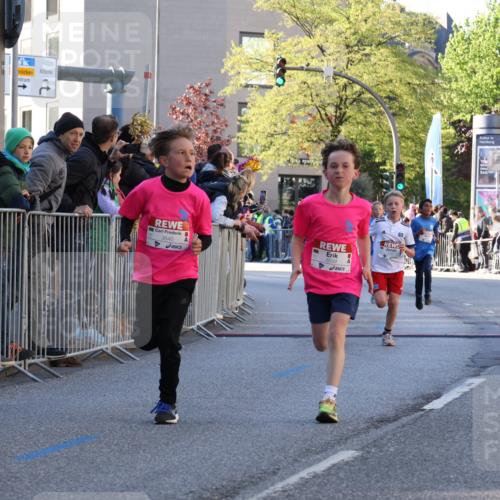 25.04.2025 - Das Zehntel Yannick Fuchs http://msf.ph/oto/7668482 26.04.2025 08:49:33 Ziel 1107, 1131, 2014, 2383, 2995, 3539, 3540 meine-sportfotos.de