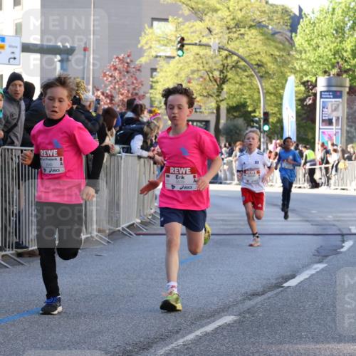 25.04.2025 - Das Zehntel Yannick Fuchs http://msf.ph/oto/7668486 26.04.2025 08:49:34 Ziel 1107, 1131, 2014, 2383, 2995, 3539, 3540 meine-sportfotos.de