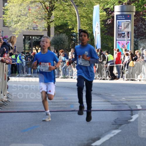 25.04.2025 - Das Zehntel Yannick Fuchs http://msf.ph/oto/7668499 26.04.2025 08:49:37 Ziel 1107, 1131, 2014, 3539, 3540 meine-sportfotos.de