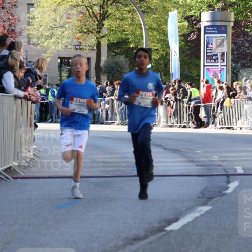 25.04.2025 - Das Zehntel Yannick Fuchs http://msf.ph/oto/7668503 26.04.2025 08:49:37 Ziel 1107, 1131, 2014, 3539, 3540 meine-sportfotos.de