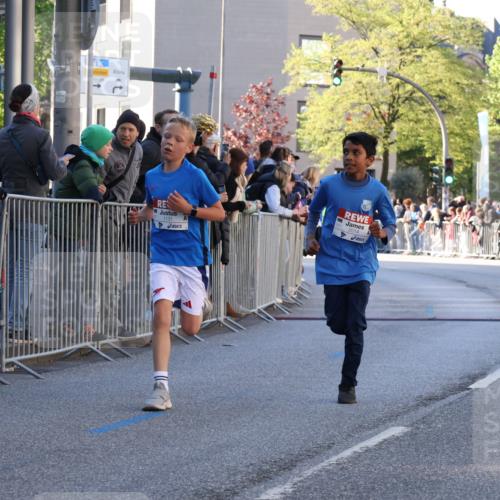 25.04.2025 - Das Zehntel Yannick Fuchs http://msf.ph/oto/7668509 26.04.2025 08:49:39 Ziel 1107, 1131, 2014, 3539, 3540 meine-sportfotos.de