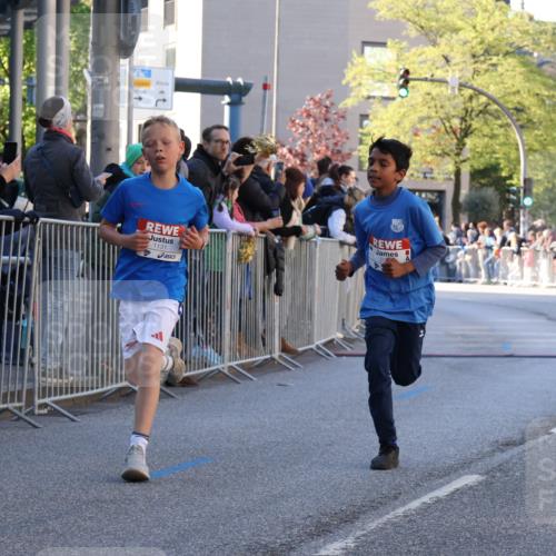 25.04.2025 - Das Zehntel Yannick Fuchs http://msf.ph/oto/7668513 26.04.2025 08:49:39 Ziel 1107, 1131, 2014, 3539, 3540 meine-sportfotos.de