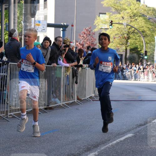 25.04.2025 - Das Zehntel Yannick Fuchs http://msf.ph/oto/7668515 26.04.2025 08:49:39 Ziel 1107, 1131, 2014, 3539, 3540 meine-sportfotos.de