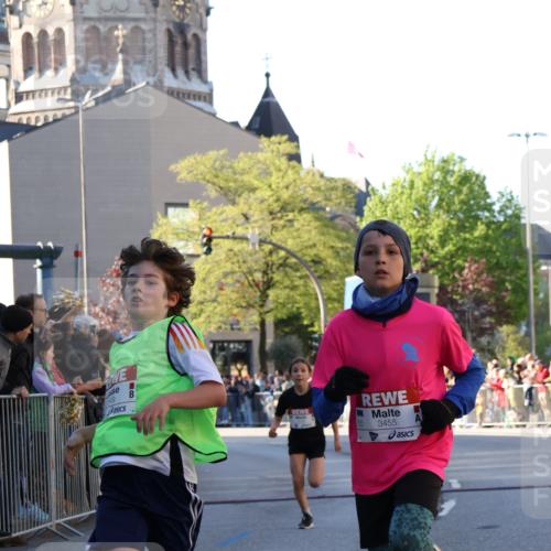 25.04.2025 - Das Zehntel Yannick Fuchs http://msf.ph/oto/7668553 26.04.2025 08:49:59 Ziel 1549, 1750, 2363, 2637, 2655, 2739, 3455, 3485 meine-sportfotos.de