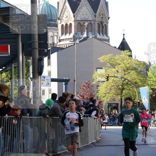 25.04.2025 - Das Zehntel Yannick Fuchs http://msf.ph/oto/7668643 26.04.2025 08:50:15 Ziel 1283, 2098, 2103, 2208, 2349, 2397, 2492, 2517, 2728, 2800, 2849, 2855, 2874, 3233, 3445, 3485, 3527, 3528, 3774, 3812, 3872 meine-sportfotos.de