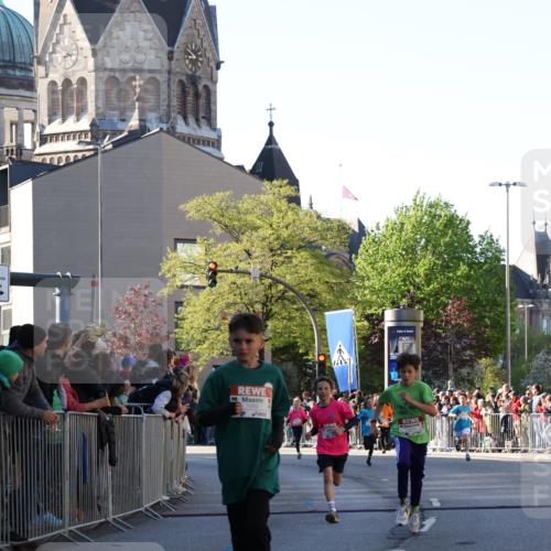 25.04.2025 - Das Zehntel Yannick Fuchs http://msf.ph/oto/7668650 26.04.2025 08:50:16 Ziel 1283, 2098, 2103, 2208, 2349, 2397, 2492, 2517, 2728, 2800, 2849, 2855, 2874, 3233, 3445, 3485, 3527, 3528, 3774, 3812, 3872 meine-sportfotos.de