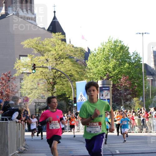 25.04.2025 - Das Zehntel Yannick Fuchs http://msf.ph/oto/7668658 26.04.2025 08:50:17 Ziel 1283, 2098, 2103, 2208, 2349, 2397, 2492, 2517, 2728, 2800, 2849, 2855, 2874, 3233, 3445, 3527, 3528, 3774, 3812, 3872 meine-sportfotos.de
