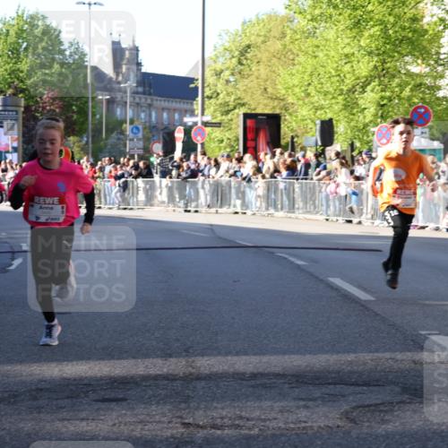 25.04.2025 - Das Zehntel Yannick Fuchs http://msf.ph/oto/7668704 26.04.2025 08:50:26 Ziel 1458, 1884, 2098, 2103, 2156, 2166, 2397, 2492, 2517, 2800, 2849, 2852, 2855, 2903, 2920, 3210, 3214, 3445, 3520, 3774, 3812, 3849, 3872 meine-sportfotos.de