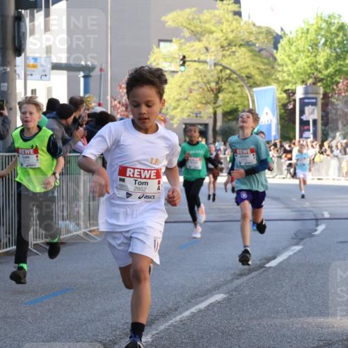 25.04.2025 - Das Zehntel Yannick Fuchs http://msf.ph/oto/7668799 26.04.2025 08:50:38 Ziel 1114, 1473, 1476, 2156, 2166, 2392, 2643, 2711, 2731, 2852, 2903, 2920, 2935, 3210, 3214 meine-sportfotos.de