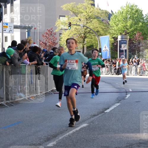25.04.2025 - Das Zehntel Yannick Fuchs http://msf.ph/oto/7668805 26.04.2025 08:50:38 Ziel 1114, 1473, 1476, 2156, 2166, 2392, 2643, 2711, 2731, 2852, 2903, 2920, 2935, 3210, 3214 meine-sportfotos.de