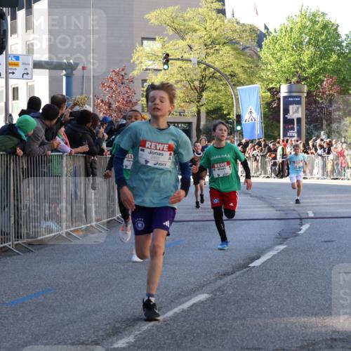 25.04.2025 - Das Zehntel Yannick Fuchs http://msf.ph/oto/7668807 26.04.2025 08:50:39 Ziel 1114, 1473, 1476, 2156, 2392, 2643, 2711, 2731, 2852, 2903, 2920, 2935, 3214 meine-sportfotos.de