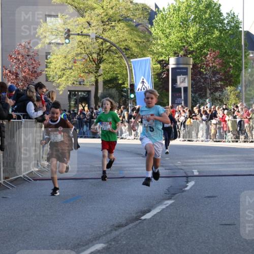 25.04.2025 - Das Zehntel Yannick Fuchs http://msf.ph/oto/7668821 26.04.2025 08:50:41 Ziel 1114, 1473, 1476, 2392, 2643, 2711, 2731, 2840, 2852, 2903, 2920, 2935, 3214 meine-sportfotos.de