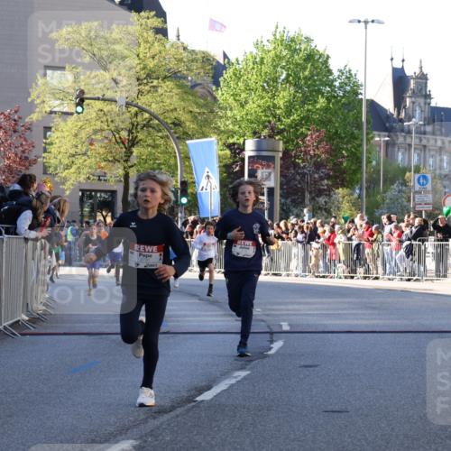 25.04.2025 - Das Zehntel Yannick Fuchs http://msf.ph/oto/7668862 26.04.2025 08:50:47 Ziel 1080, 1087, 1114, 1484, 1748, 2321, 2325, 2392, 2643, 2711, 2731, 2734, 2795, 2840, 3782, 3865 meine-sportfotos.de