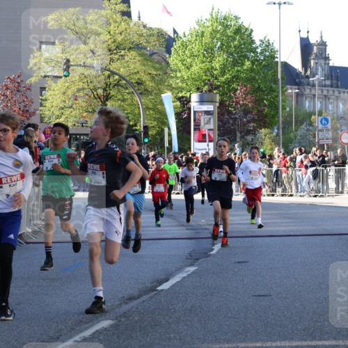 25.04.2025 - Das Zehntel Yannick Fuchs http://msf.ph/oto/7668920 26.04.2025 08:50:55 Ziel 1080, 1087, 1484, 1748, 1781, 1787, 1922, 2321, 2325, 2356, 2709, 2718, 2734, 2778, 2795, 2827, 2832, 2840, 3040, 3231, 3782, 3865 meine-sportfotos.de